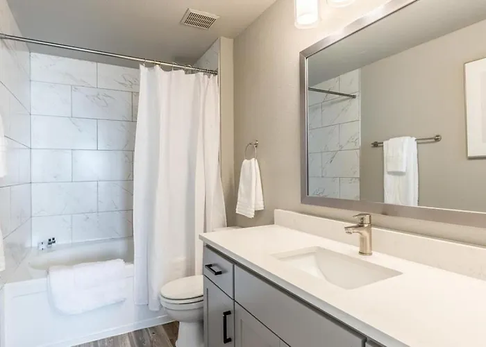Landing - Modern With Amazing Amenities Apartment