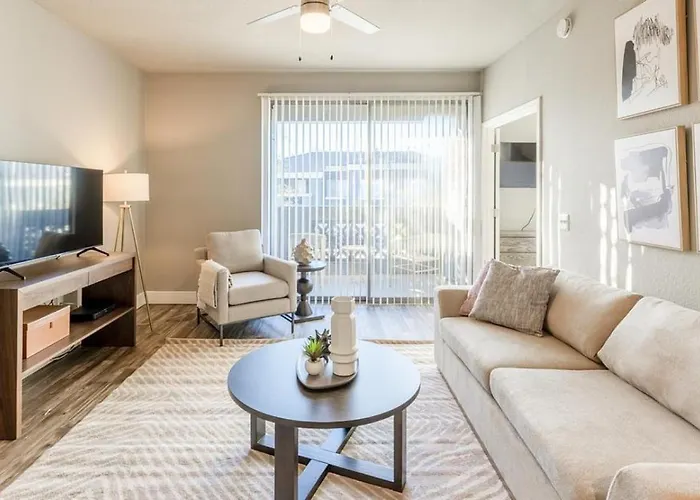 Apartment Landing - Modern With Amazing Amenities *